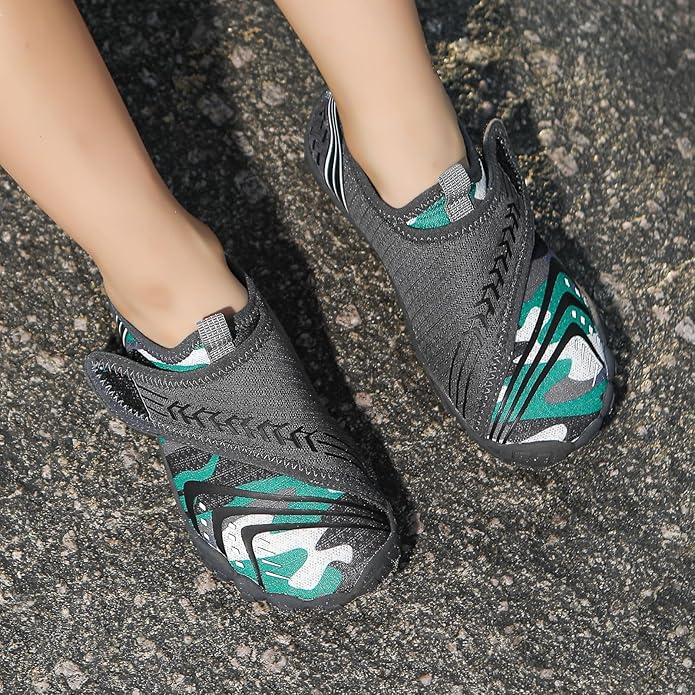 UBFEN Water Shoes for Kids Boys Girls Aqua Socks Barefoot Beach Sports Swim Pool Quick Dry Lightweight Toddler Little Big Kid
