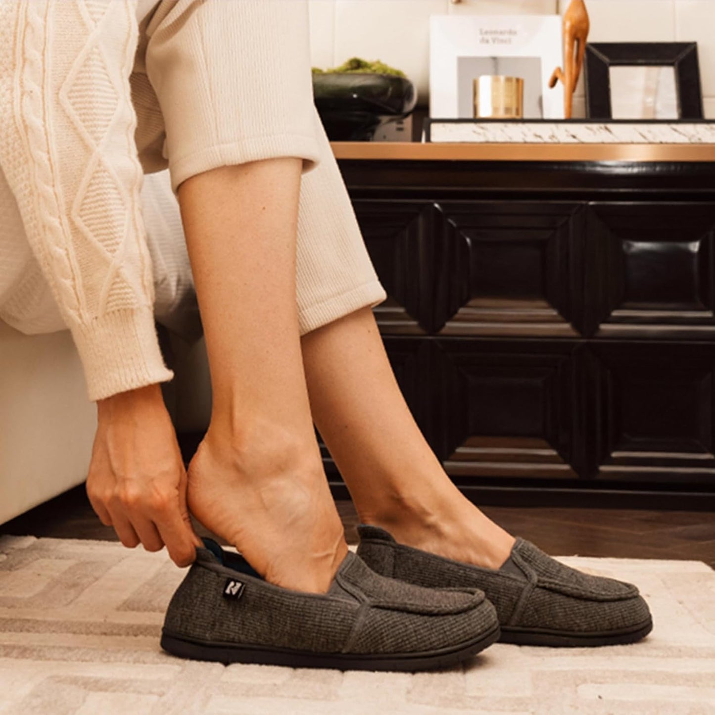 RockDove Women's Two-Tone Hoodback Slipper with Removable Insole