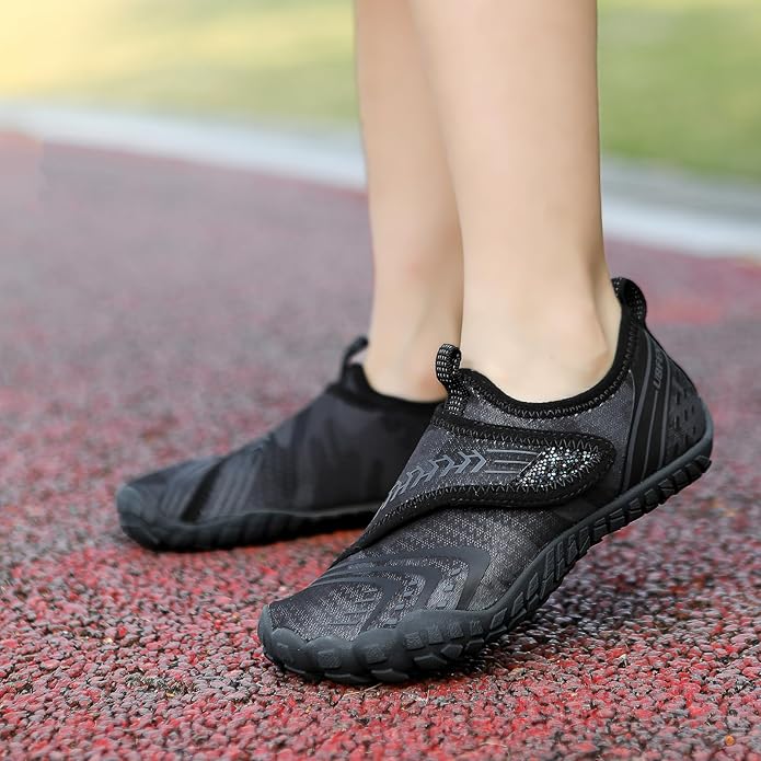 UBFEN Water Shoes for Kids Boys Girls Aqua Socks Barefoot Beach Sports Swim Pool Quick Dry Lightweight Toddler Little Big Kid