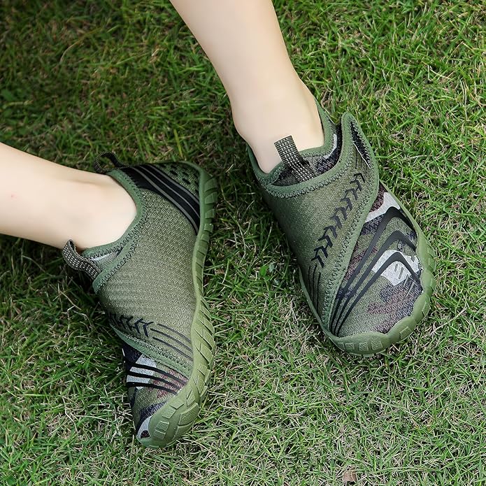 UBFEN Water Shoes for Kids Boys Girls Aqua Socks Barefoot Beach Sports Swim Pool Quick Dry Lightweight Toddler Little Big Kid